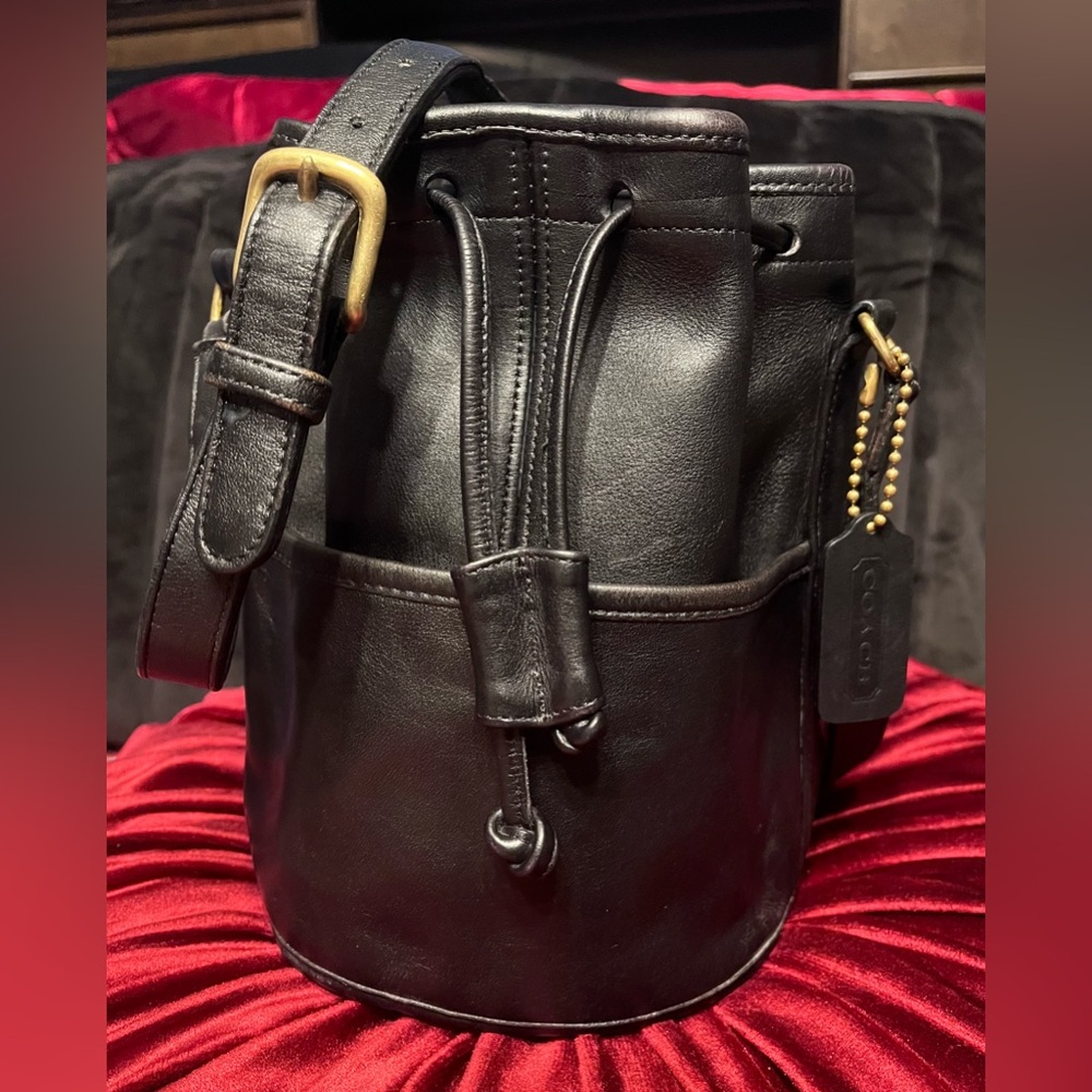 COACH-Vintage 266-9739 Black Leather Bucket pull string-Bag